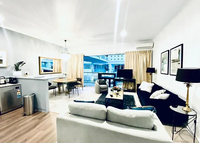 Spacious Newly Renovated Princes Wharf 1Br