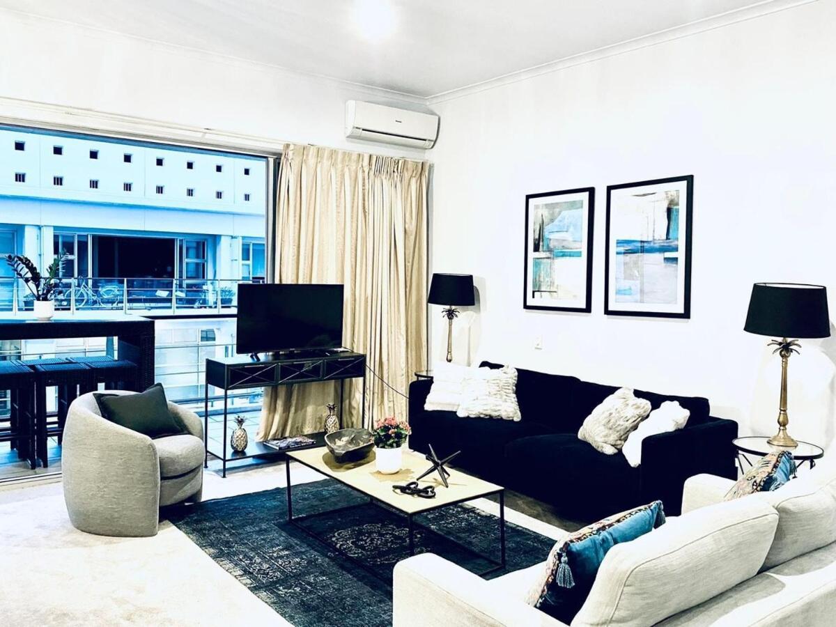 Spacious Newly Renovated Princes Wharf 1br Apartment *