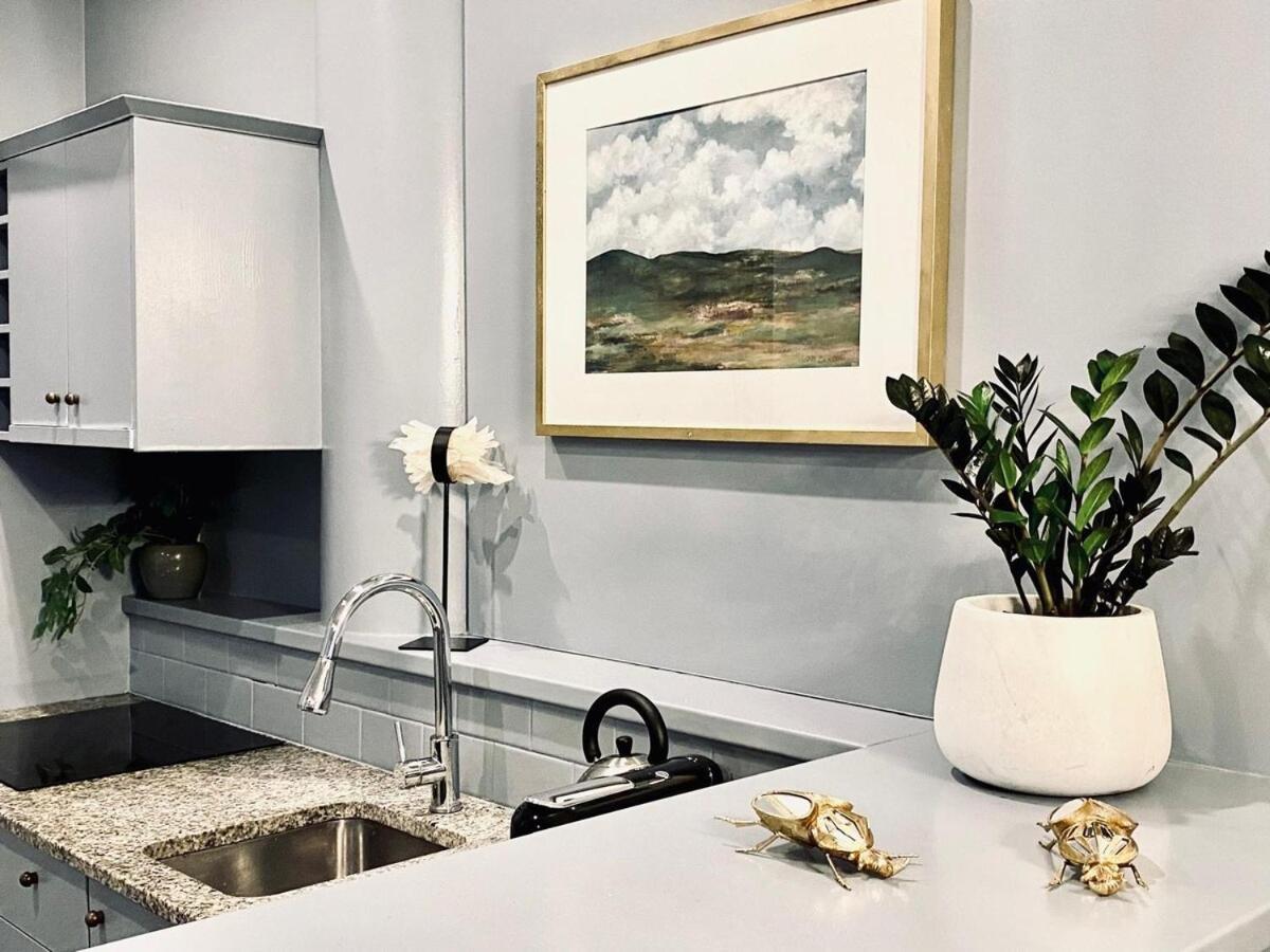 Spacious Newly Renovated Princes Wharf 1br Apartment